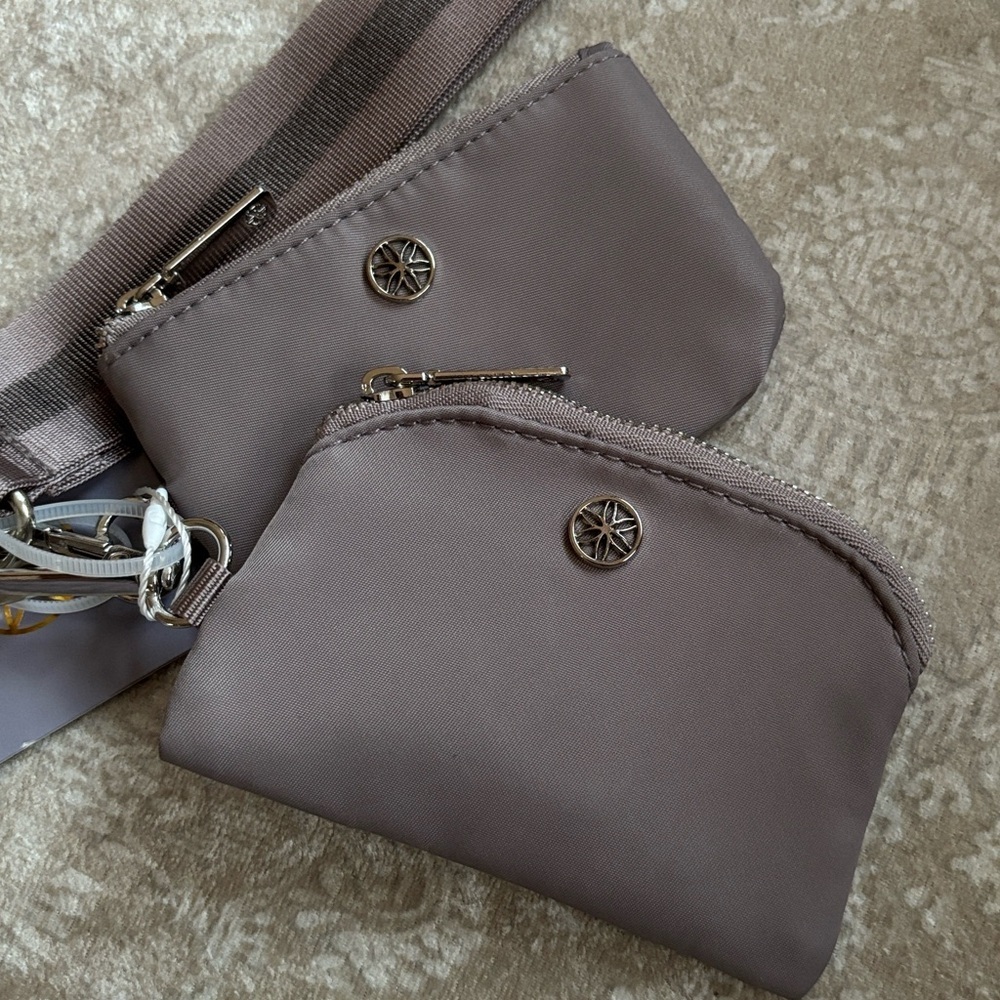 Brand New GAIAM Essentials Duo Wristlet w/ 2 Small Gray Zippered Coin Purses - Picture 7 of 15